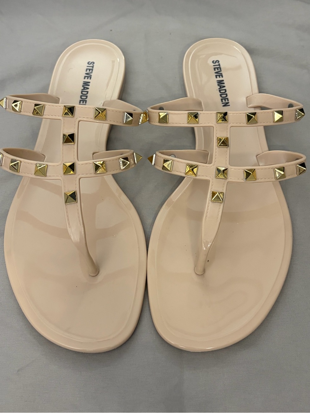 Steve Madden Beige Jelly Sandals with Gold Pyramid Studs 10 - Picture 2 of 5